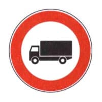 Segnali di prescrizione: divieto di transito per gli autocarri