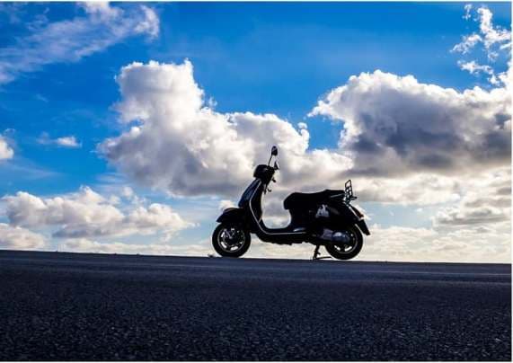 Qual è la cilindrata minima per le moto in autostrada e perché potrebbe abbassarsi